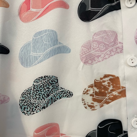 Medium Blushing Brunette Cowboy Hat Button Down - Picture 2 of 4